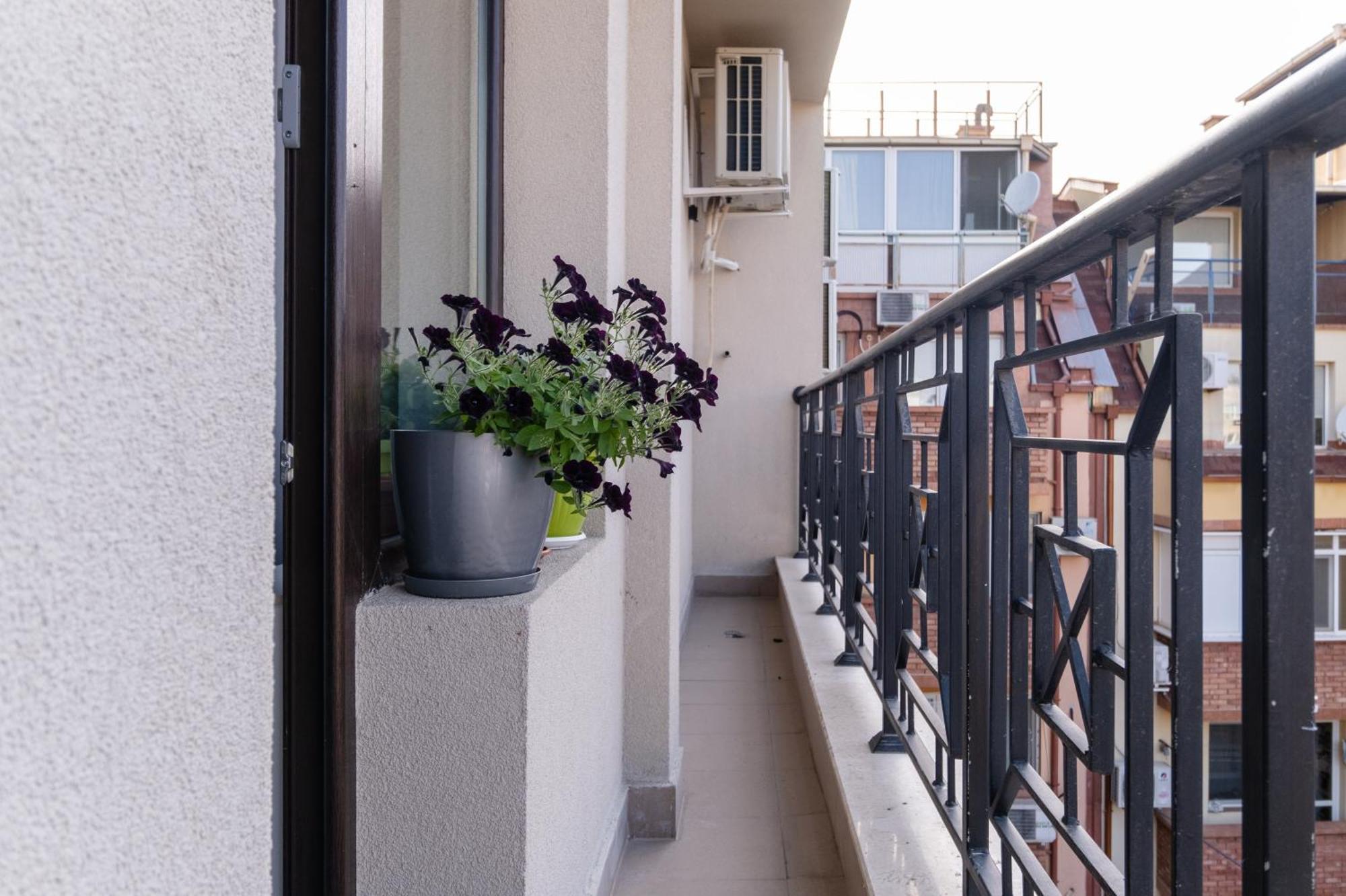 1-Bedroom Apartment With Free Private Parking Plovdiv Exterior foto
